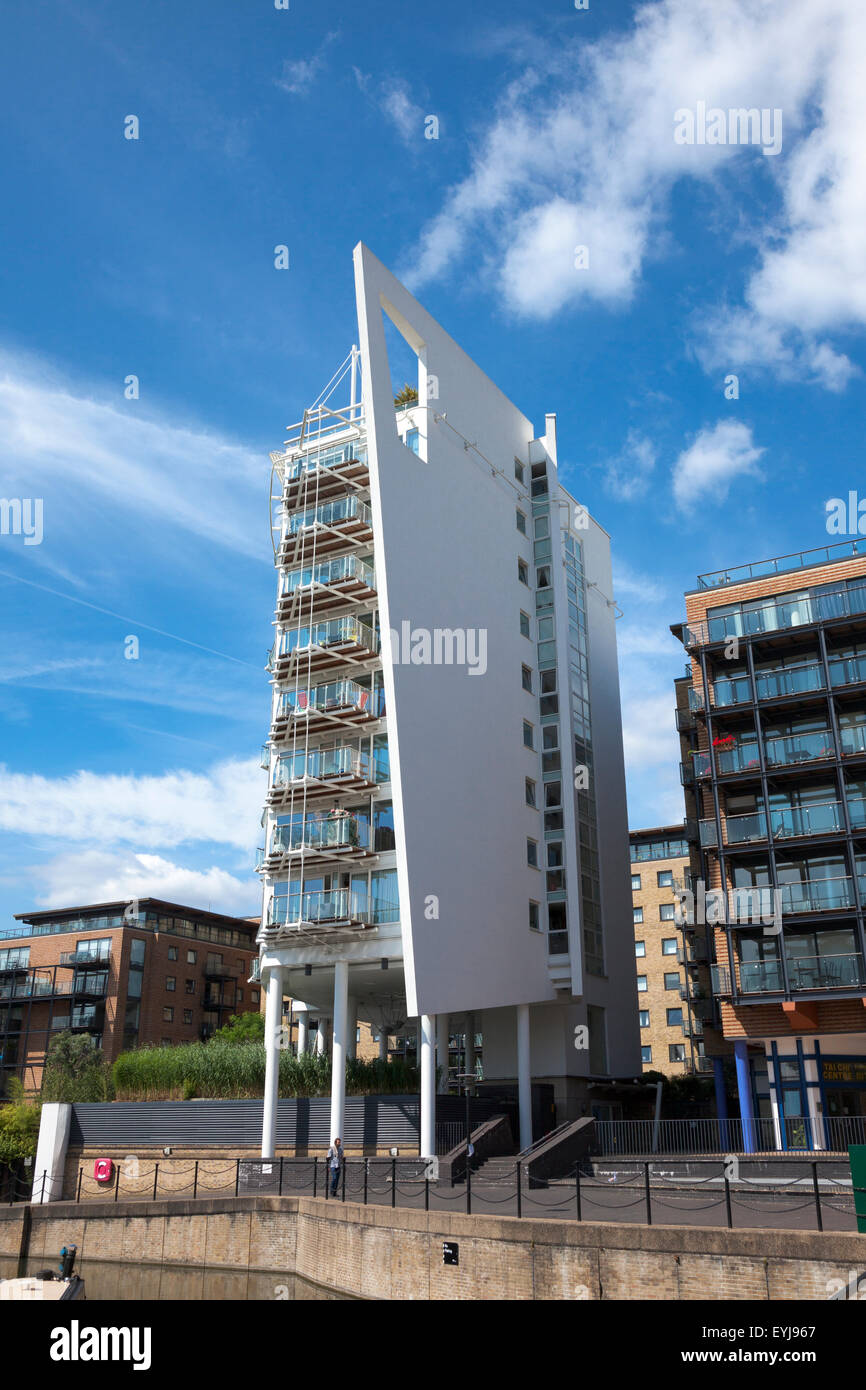 Modern apartment building (Pinnacle I, Limehouse, London) Stock Photo