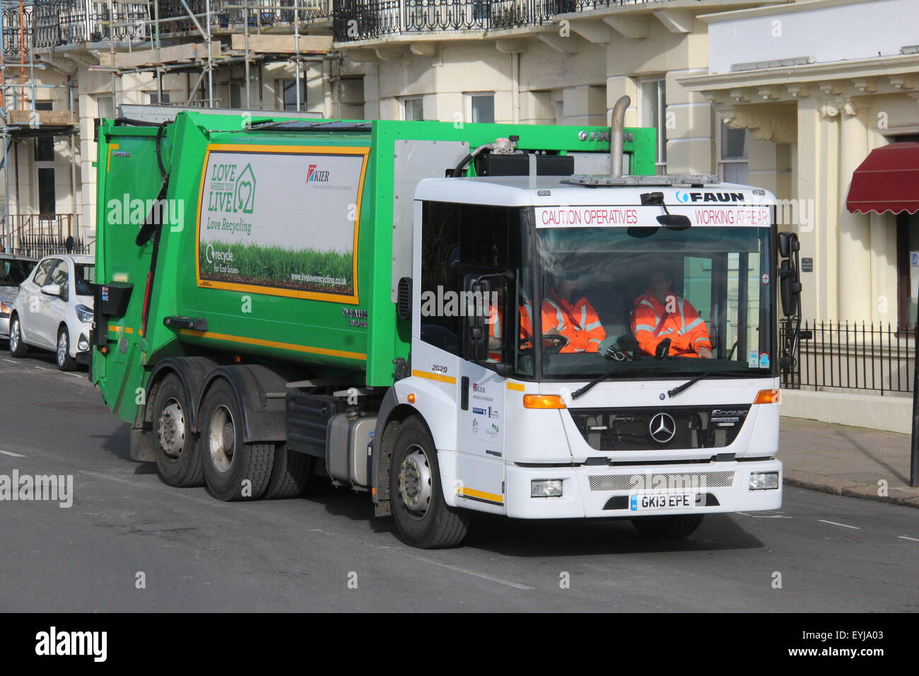 A KIER MERCEDES-BENZ ECONIC DUSTCART TRUCK IN EAST SUSSEX WORKING FOR HASTINGS ROTHER EASTBOURNE AND WEALDEN CONTRACT Stock Photo