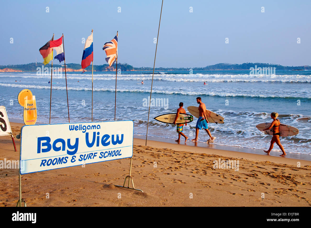 Sri Lanka Province Du Sud Plage De Weligama Surfeurs