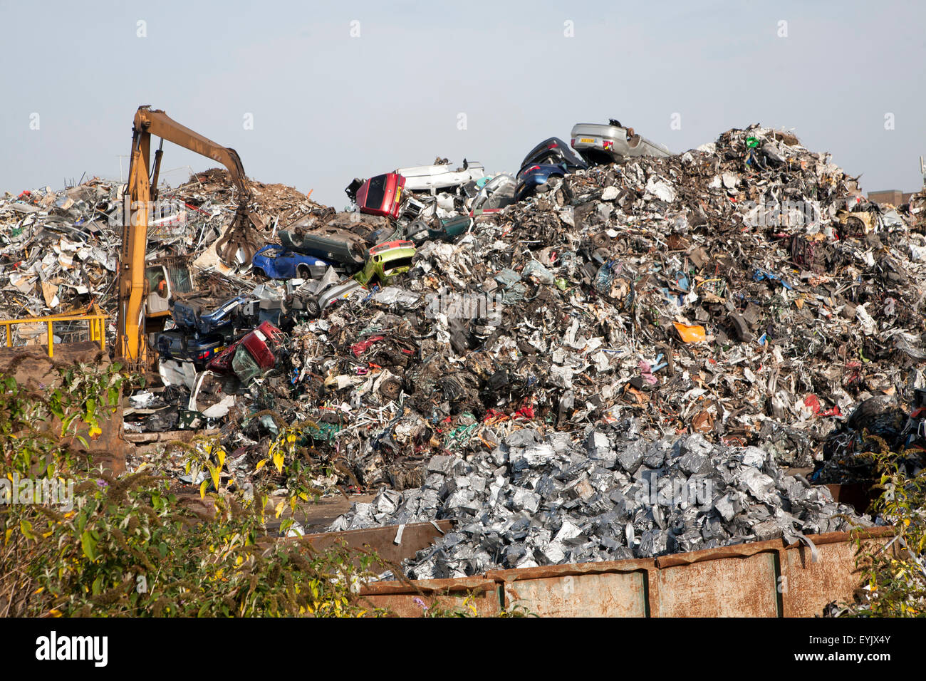 Scrap Metal Uk People High Resolution Stock Photography and Images Alamy