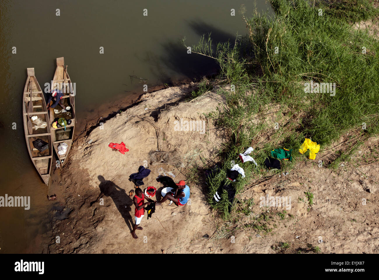 Africa, Cameroon, North Province, Garoua area, Benoué river, washing ...