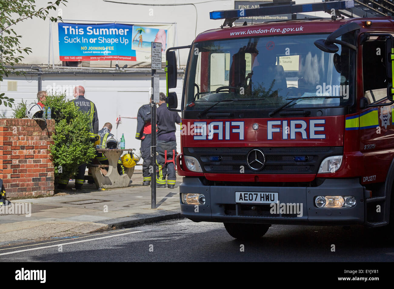 Belsize Park, London, UK, 31st July, 2015. Fire engine outside the ...