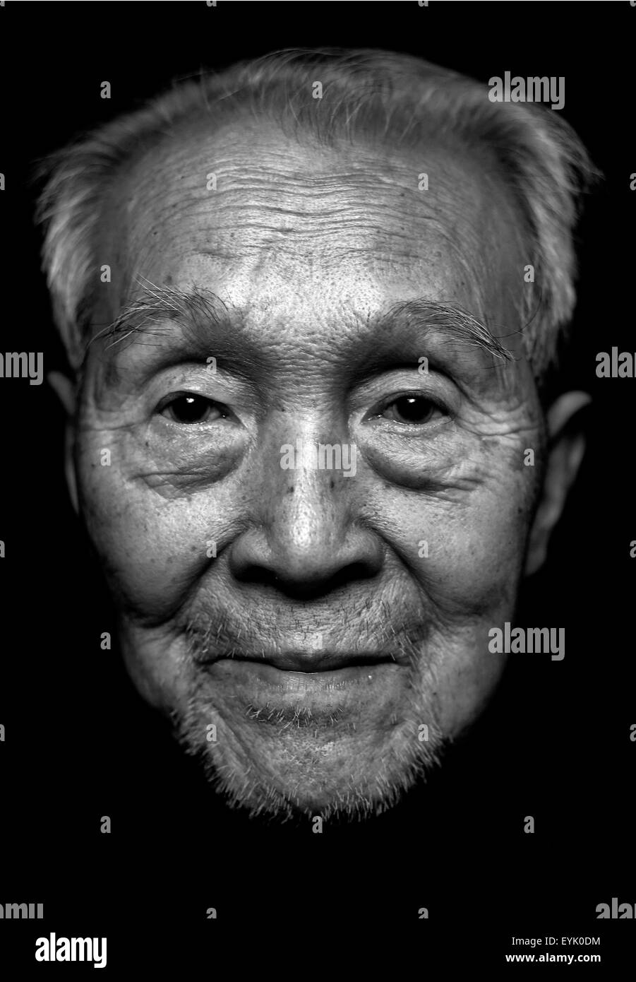 Chn. 27th Aug, 2014. CHINA : (EDITORIAL USE ONLY. CHINA OUT)(MINIMUM PRICE: 100 USD) Zhang Shuqiao: Male, born in 1920 and now lives in Chongqing. He graduated from 7th school (In Xi'an) Huangpu military academy, then allocated to be a platoon commander in Transporting Regiment 1st corp National Revolutional Army and stationed at Huaxian Xi'am. They fought against Japanese army along the river dam across Yuxi to tongguan and Linfen Yuncheng in Shanxi. It's been 70 years since the Second World War ended and Japan surrendered unconditionally on 15 August 1945, but do you know how we earne Stock Photo
