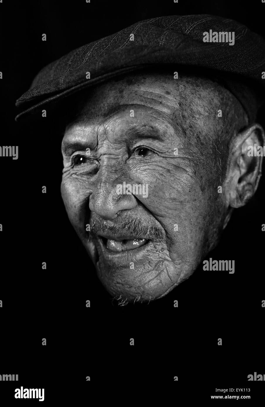 Chn. 27th Aug, 2014. CHINA : (EDITORIAL USE ONLY. CHINA OUT)(MINIMUM PRICE: 100 USD)Liu Guoxing: Male, born in 1919 and now lives in Yongzhou Hunan. A soldier in 6th Squad 2nd platoon 3rd Company 1st Battlion 8th Regiment 4th Brigade of Hunan Guard Army. He was trained to take aim, and load the gun in Zixian, using 38 type rifle, with 12 rows of bullets, 2 grenades. There were 10 people in every squad, light machine guns and heavy machine guns in each group, and 2 light machine guns in each company. Their foodstuff was so-so and sometimes not enough. It's been 70 years since the Second Worl Stock Photo