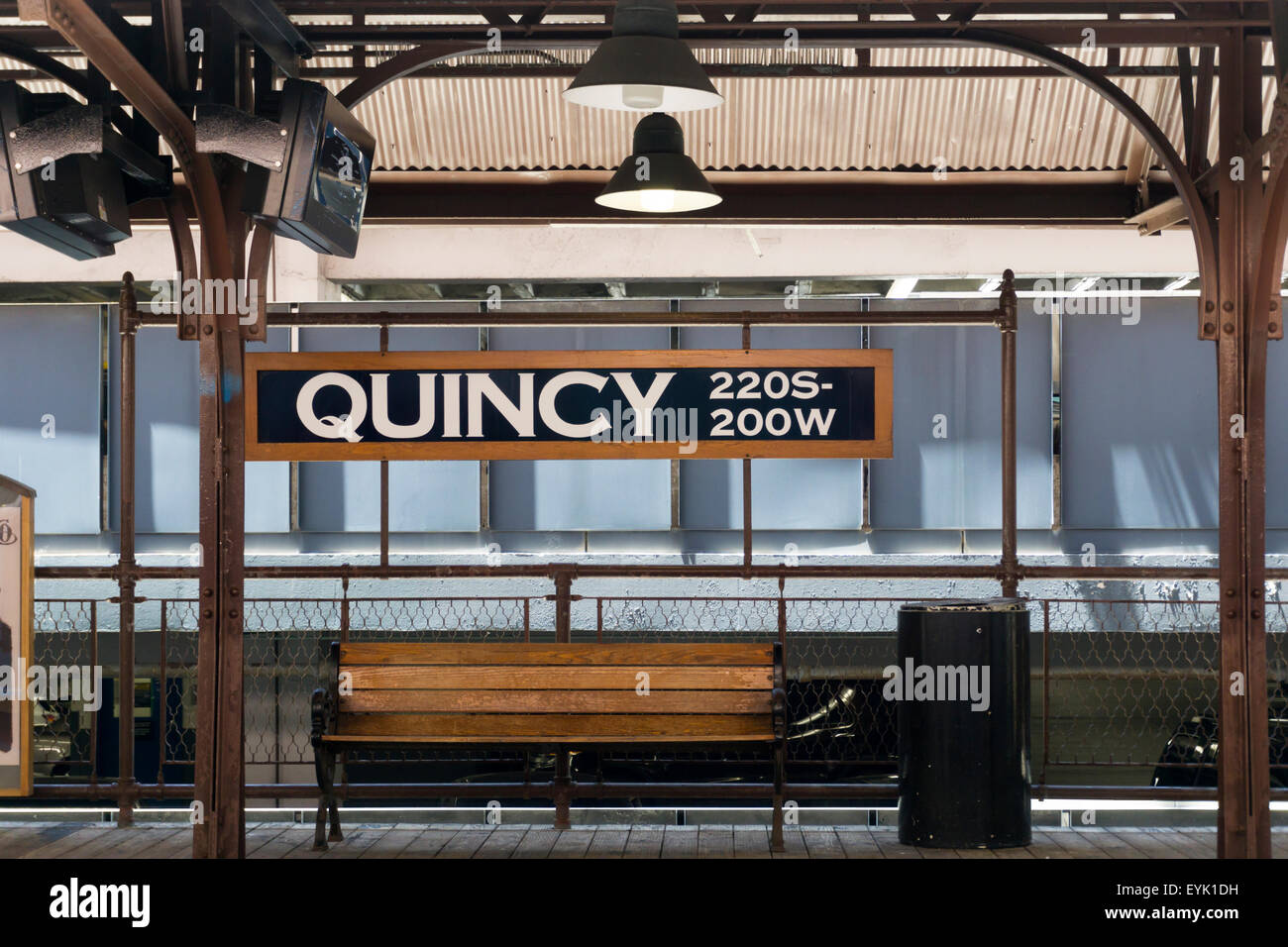 Quincy Station on the Chicago L Stock Photo Alamy