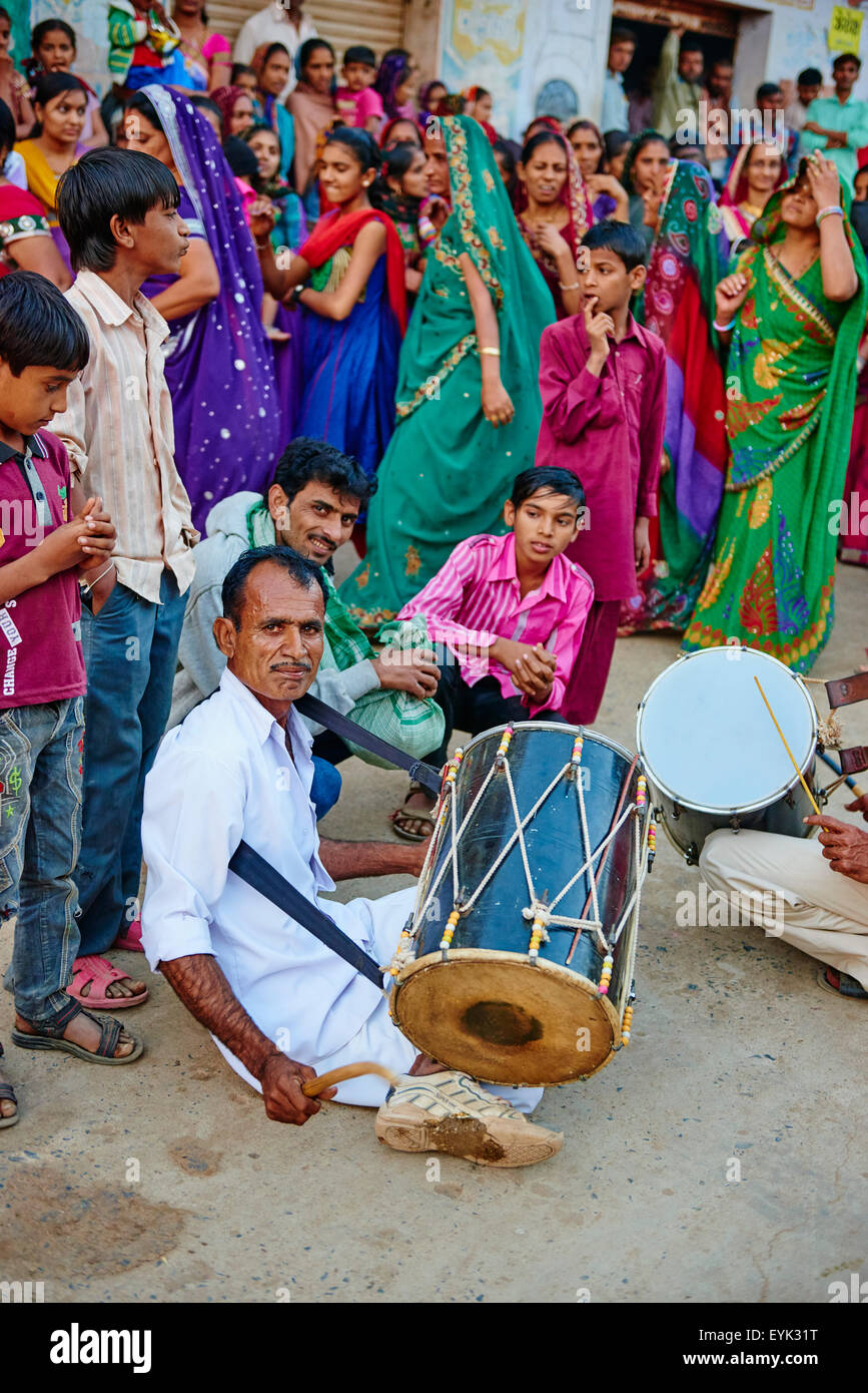 India, Gujarat, Kutch, Dhori village, wedding ceremony Stock Photo Alamy