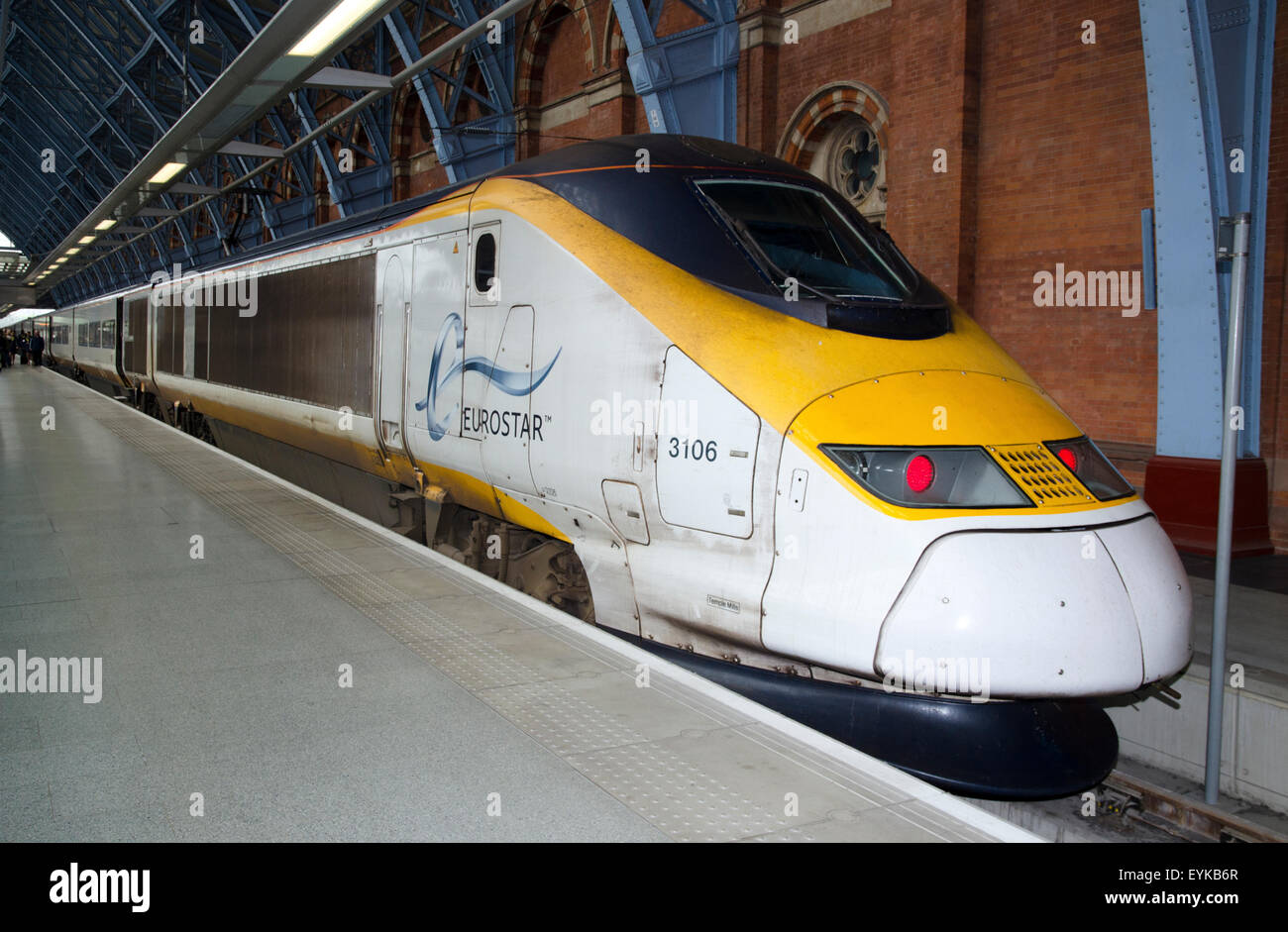 eurostar train st pancras international london Stock Photo