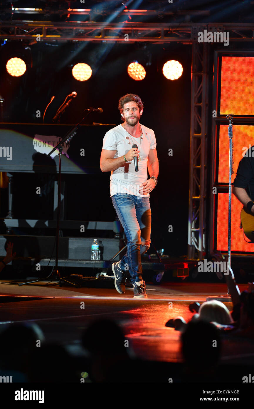 Country music star Thomas Rhett performs at the Coral Sky Amphitheatre