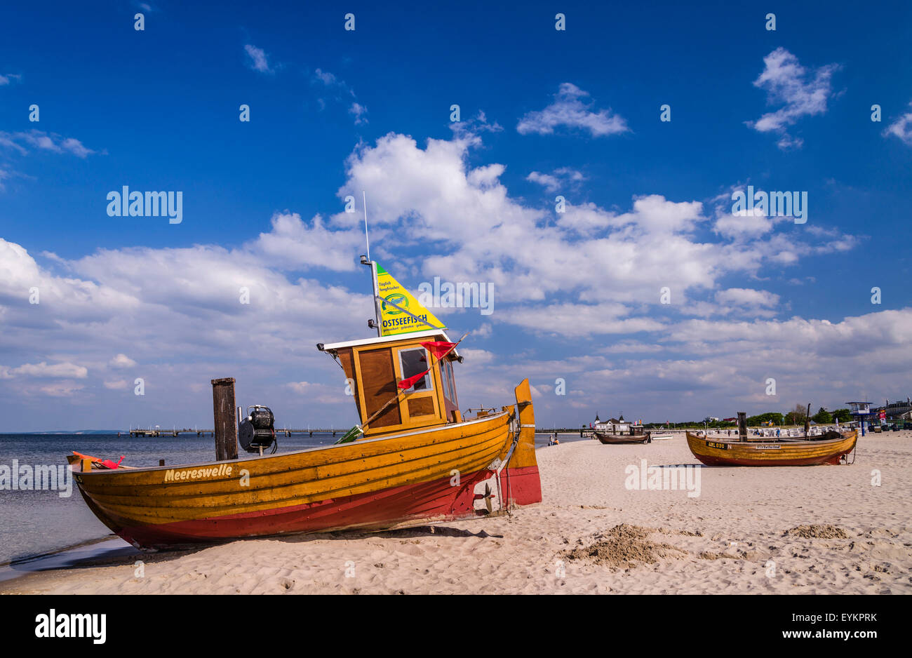 Germany, Mecklenburg-West Pomerania, island Usedom, sea spa Ahlbeck, municipality herring village, beach with fishing trawler, Stock Photo