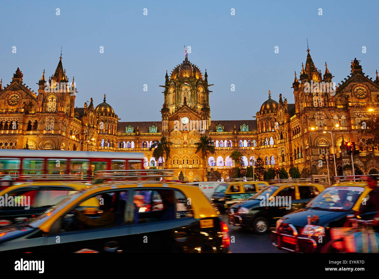 India, Maharashtra, Mumbai (Bombay), Victoria Terminus railways station or  Chhatrapati Shivaji Stock Photo