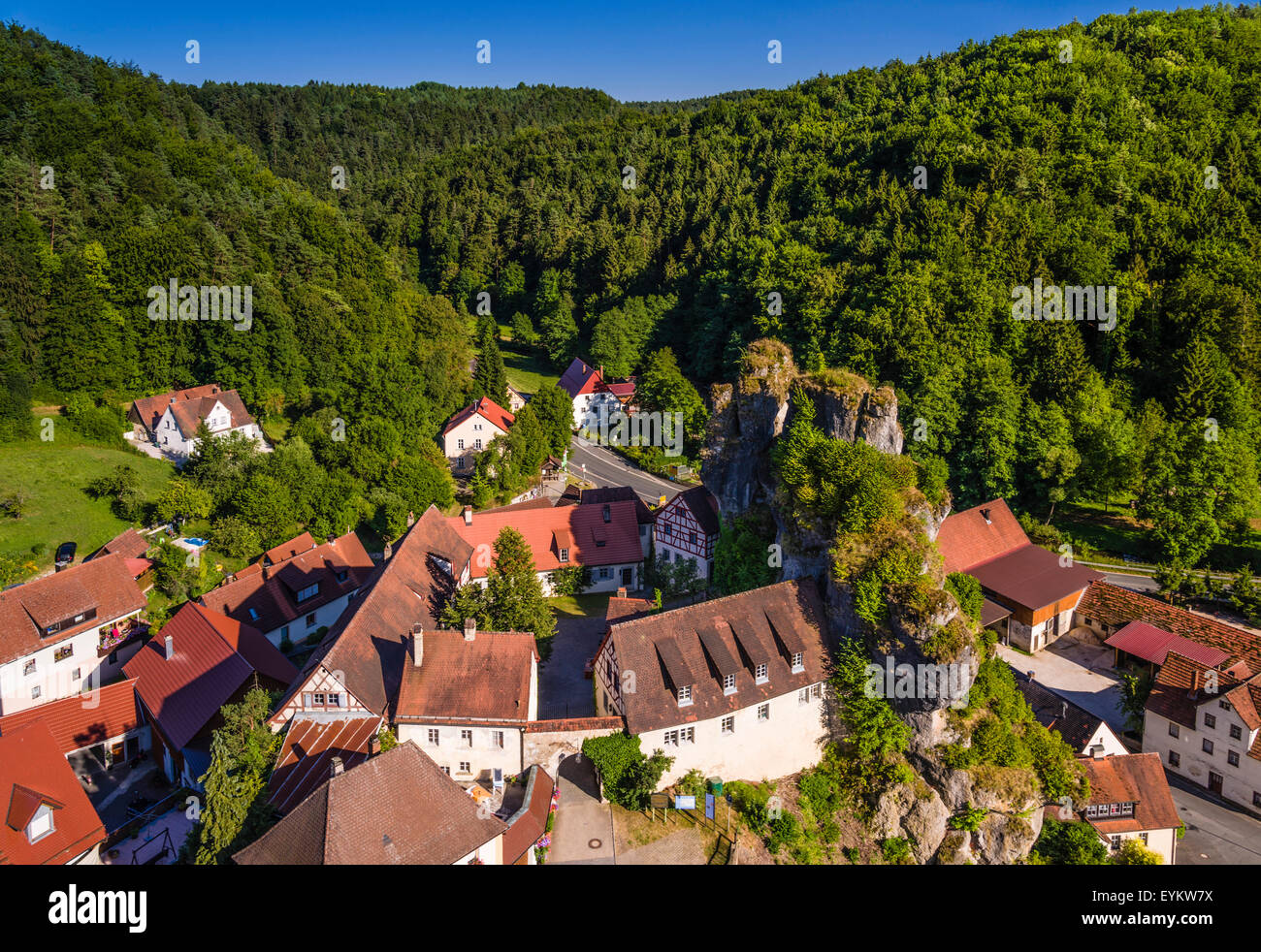 Germany, Bavaria, Upper Franconia, Franconian Switzerland, Tüchersfeld (village built on rocks