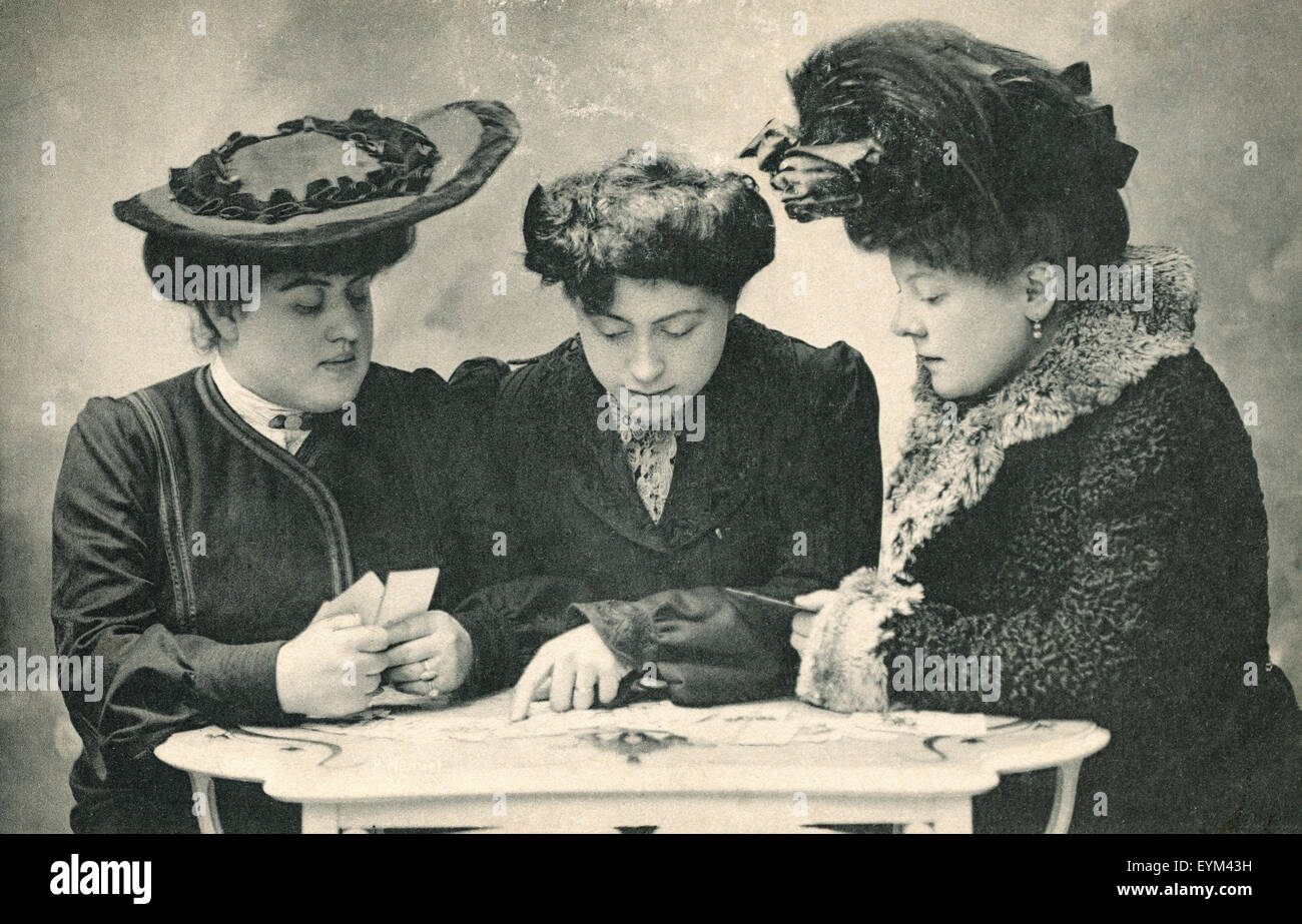 Old ladies playing cards hires stock photography and images Alamy