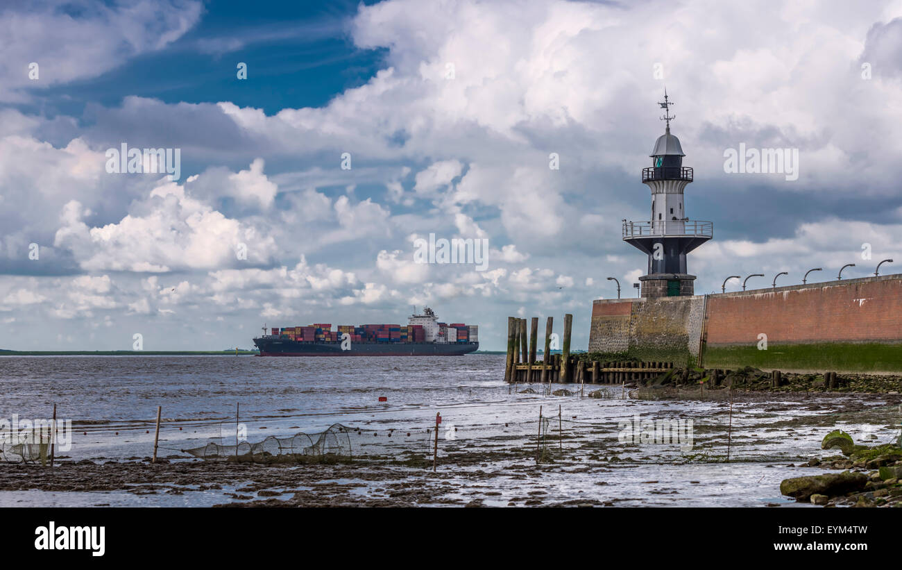 Germany, Schleswig-Holstein, Brunsbuttel, sluice, lighthouse, mole 1, Stock Photo