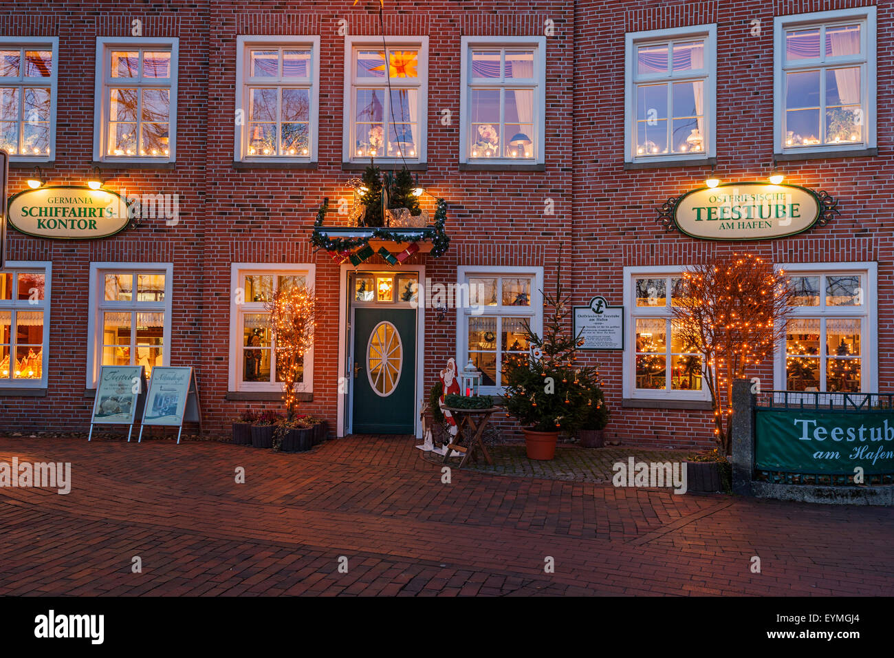 Christmas, 'Ostfriesische Teestube am Hafen' in Leer Stock Photo