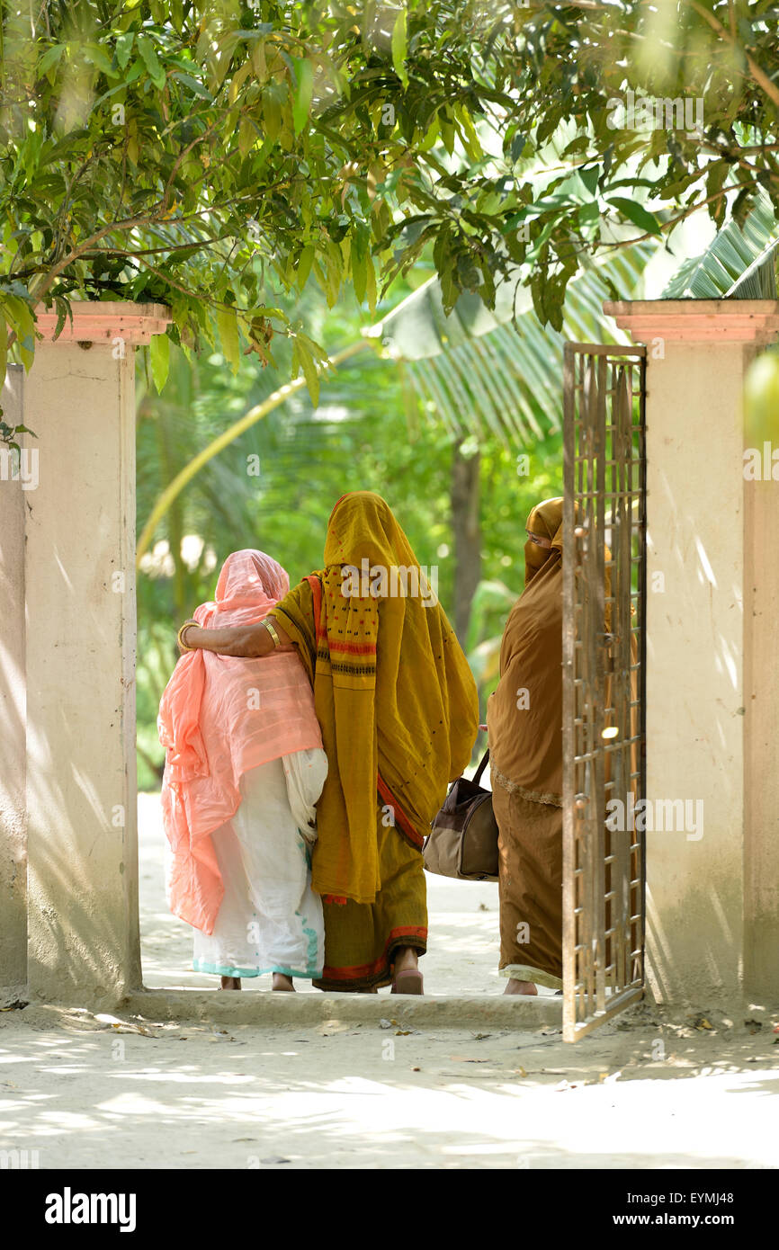 Women, gate, Munshiganji, Bangladesh, Asia Stock Photo