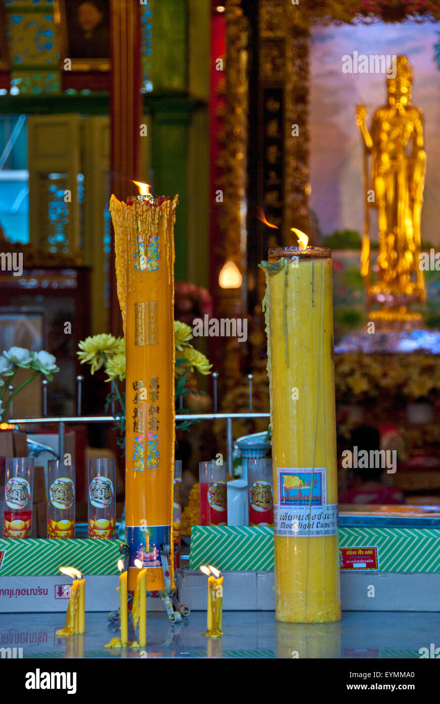 A Buddhist temple in the core of Bangkok Stock Photo - Alamy
