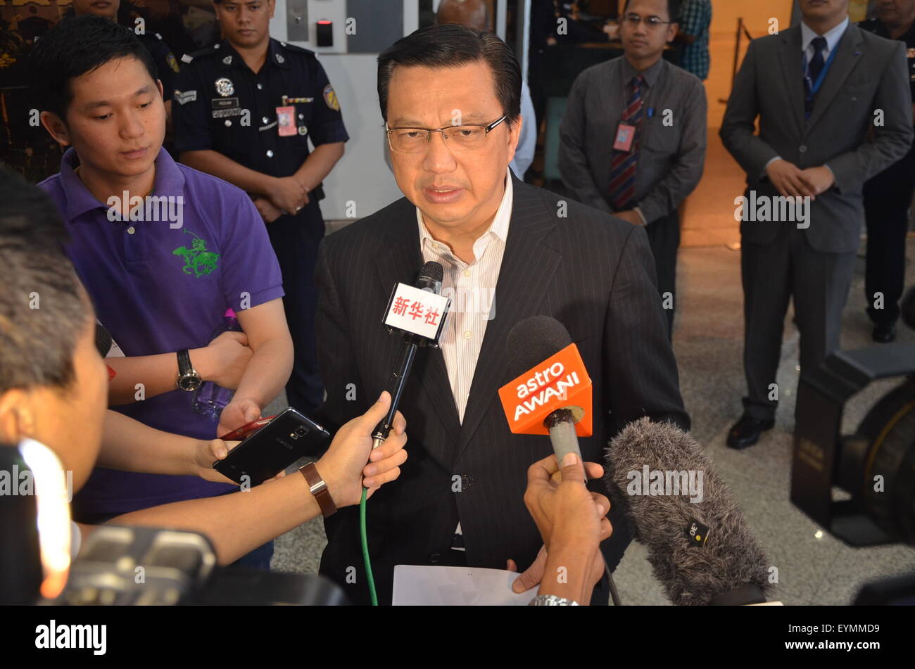Kuala Lumpur, Malaysia. 1st Aug, 2015. Malaysian Transport Minister Liow Tiong Lai speaks to reporters in Kuala Lumpur, Malaysia, Aug. 1, 2015. Malaysia is still waiting for the verification of whether the debris found on the Reunion island were from the missing Malaysia Airlines MH370 flight, Liow Tiong Lai said on Saturday. Credit:  Wang Dawei/Xinhua/Alamy Live News Stock Photo