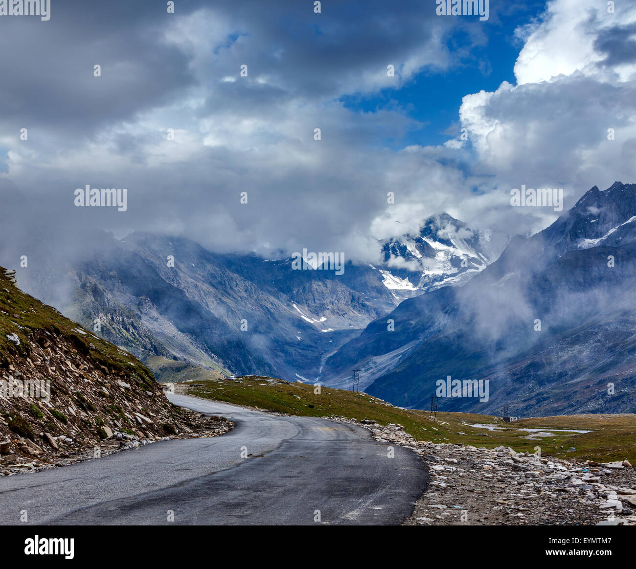 Road in Himalayas. Rohtang La pass, Himachal Pradesh, India Stock Photo
