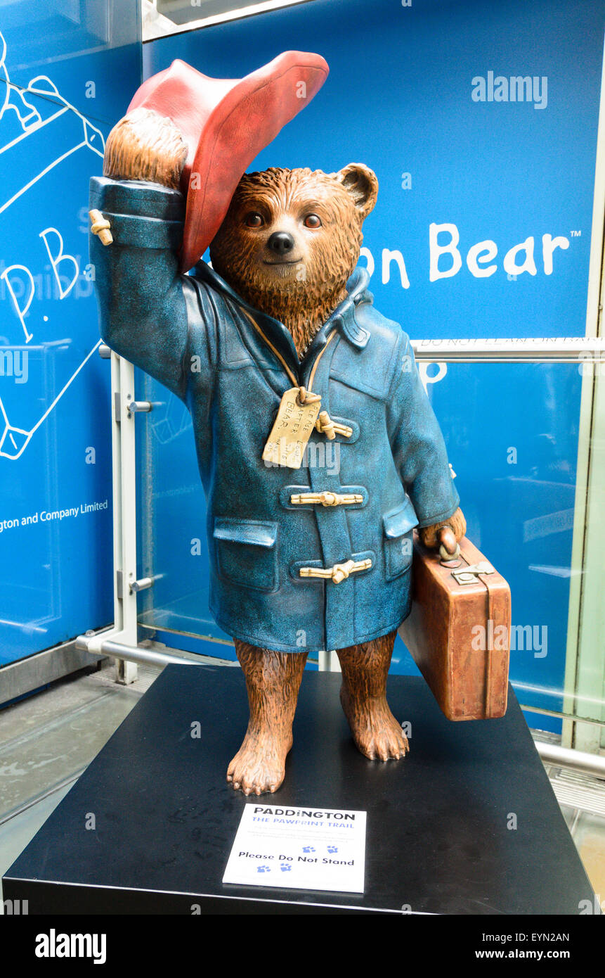 A statue of Paddington Bear at Paddington Station, London, England, UK Stock Photo