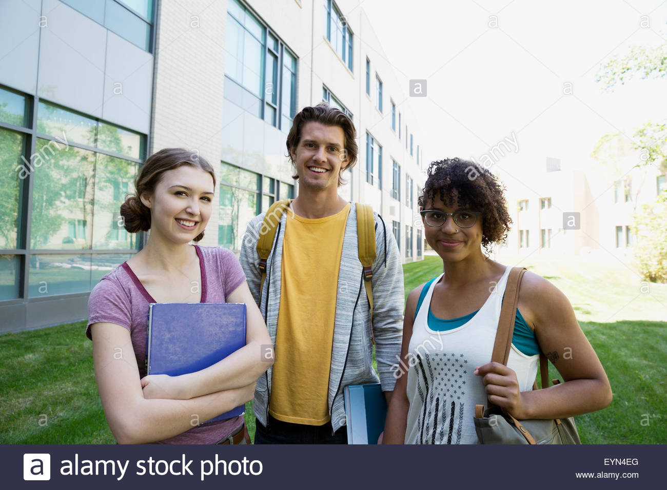 Student portrait on college campus hi-res stock photography and images ...