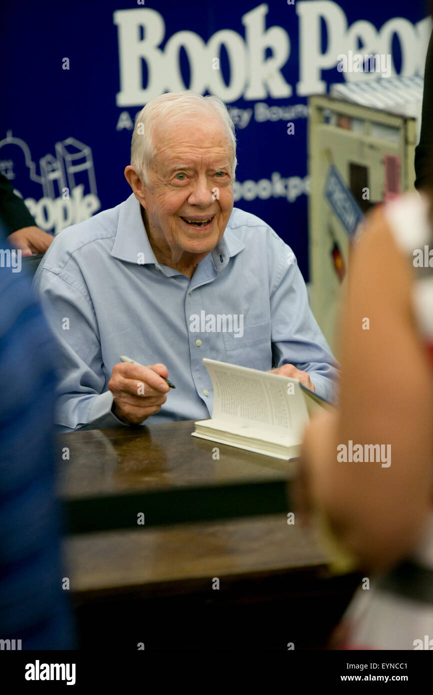 Former President and Nobel Peace Prize winner, Jimmy Carter, signs copies  of his new book in Austin, Texas Stock Photo - Alamy
