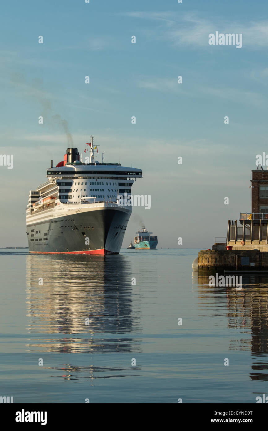 Queen Mary 2 cruise ship arriving in Halifax, Nova Scotia Stock Photo