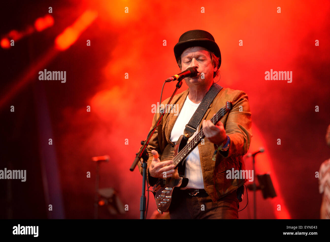Level 42 lead singer mark hires stock photography and images Alamy