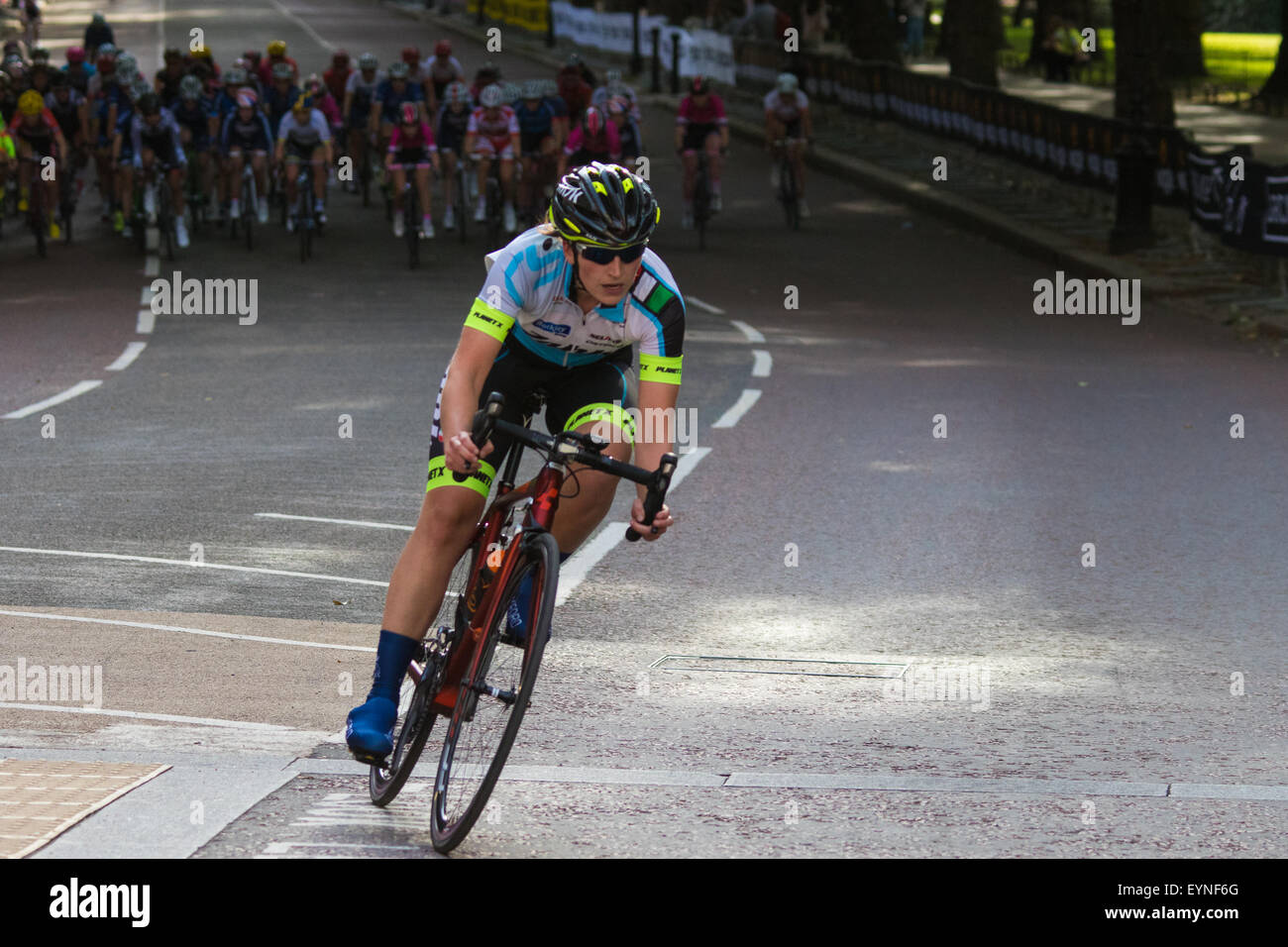 Westminster, London, August 1st 2015. Top women cyclists compete in the Prudential Ride London Grand Prix around St James's Park. Stock Photo