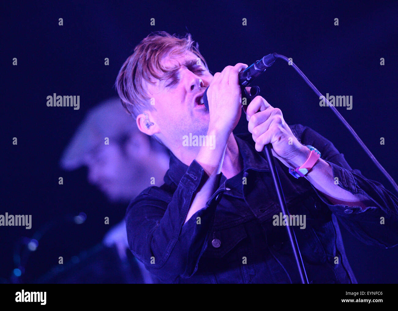 Rock band Kaiser Chiefs, lead singer Ricky Wilson, on stage at Camp Bestival, Lulworth Castle, Dorset, UK. Stock Photo