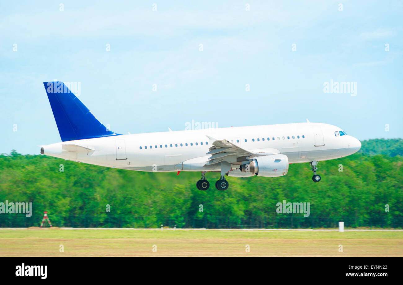 Airplane wings landing hi-res stock photography and images - Alamy