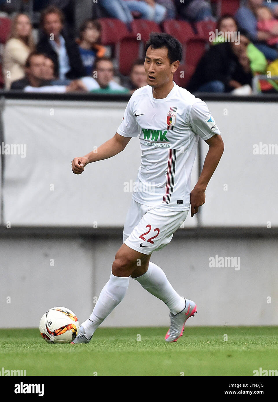 Augsburg, Germany. 01st Aug, 2015. Augsburg's Dong Won Ji in action during a friendly between German Bundesliga soccer club FC Augsburg and France's FC Toulouse in Augsburg, Germany, 01 August 2015. Photo: Stefan Puchner/dpa/Alamy Live News Stock Photo