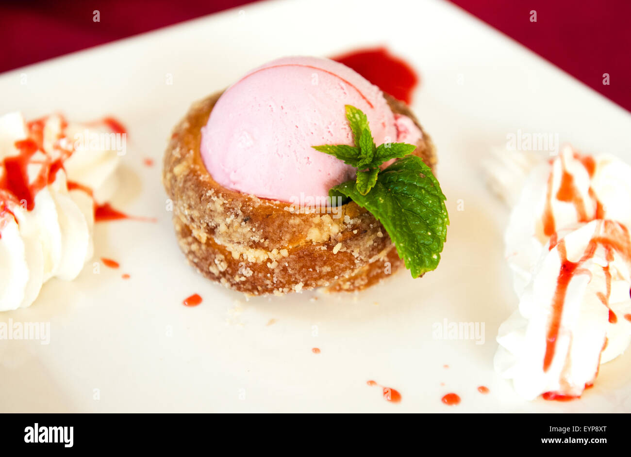 strawberry ice cream Stock Photo Alamy