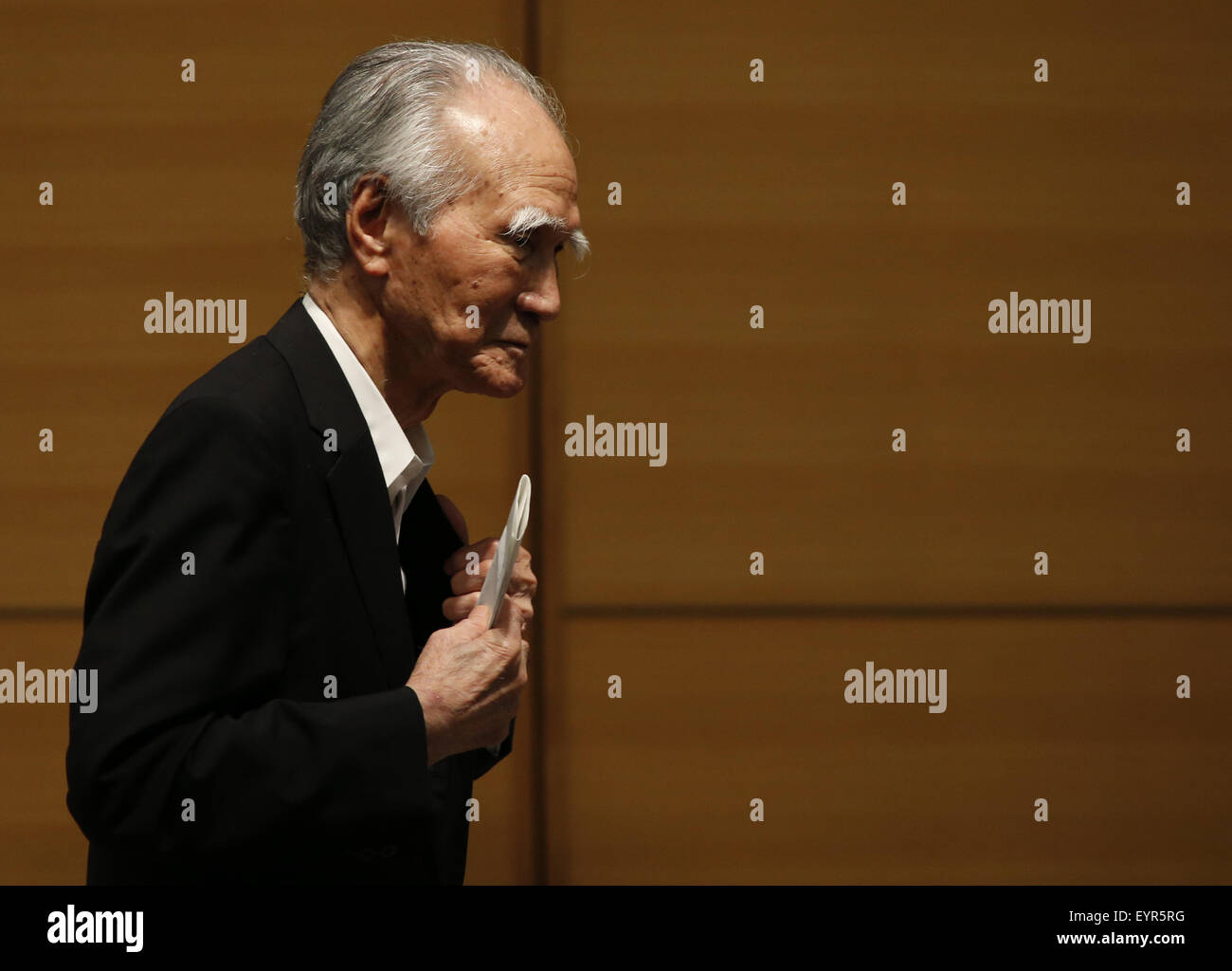 Tokyo, Japan. 3rd Aug, 2015. Tomiichi Murayama, former Japanese Prime Minister, prepare to speak during a forum titled 'Murayama statement and 70 years after the World War II' in Tokyo, capital of Japan, on Aug. 3, 2015. Murayama is famous for his 1995 landmark statement offering an apology to victims of Japan's wartime atrocities. Credit:  Stringer/Xinhua/Alamy Live News Stock Photo