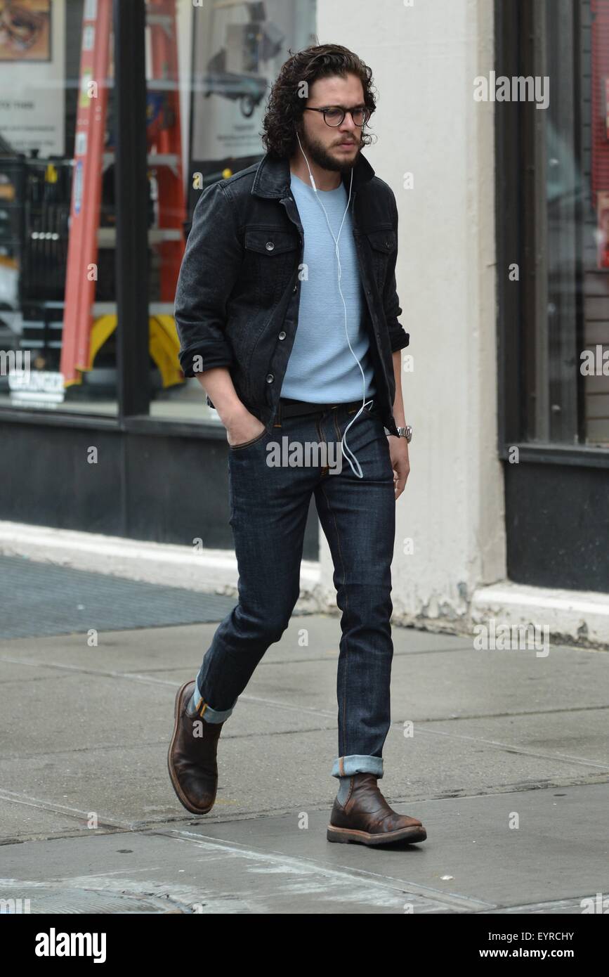 Kit Harington walking in TriBeCa Featuring Kit Harington Where Manhattan New York United States When 02 Jun 2015 C Stock Photo Alamy