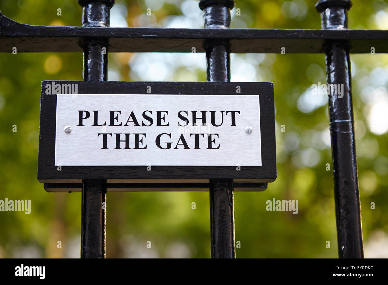 Please Shut the Gate - Sign Stock Photo
