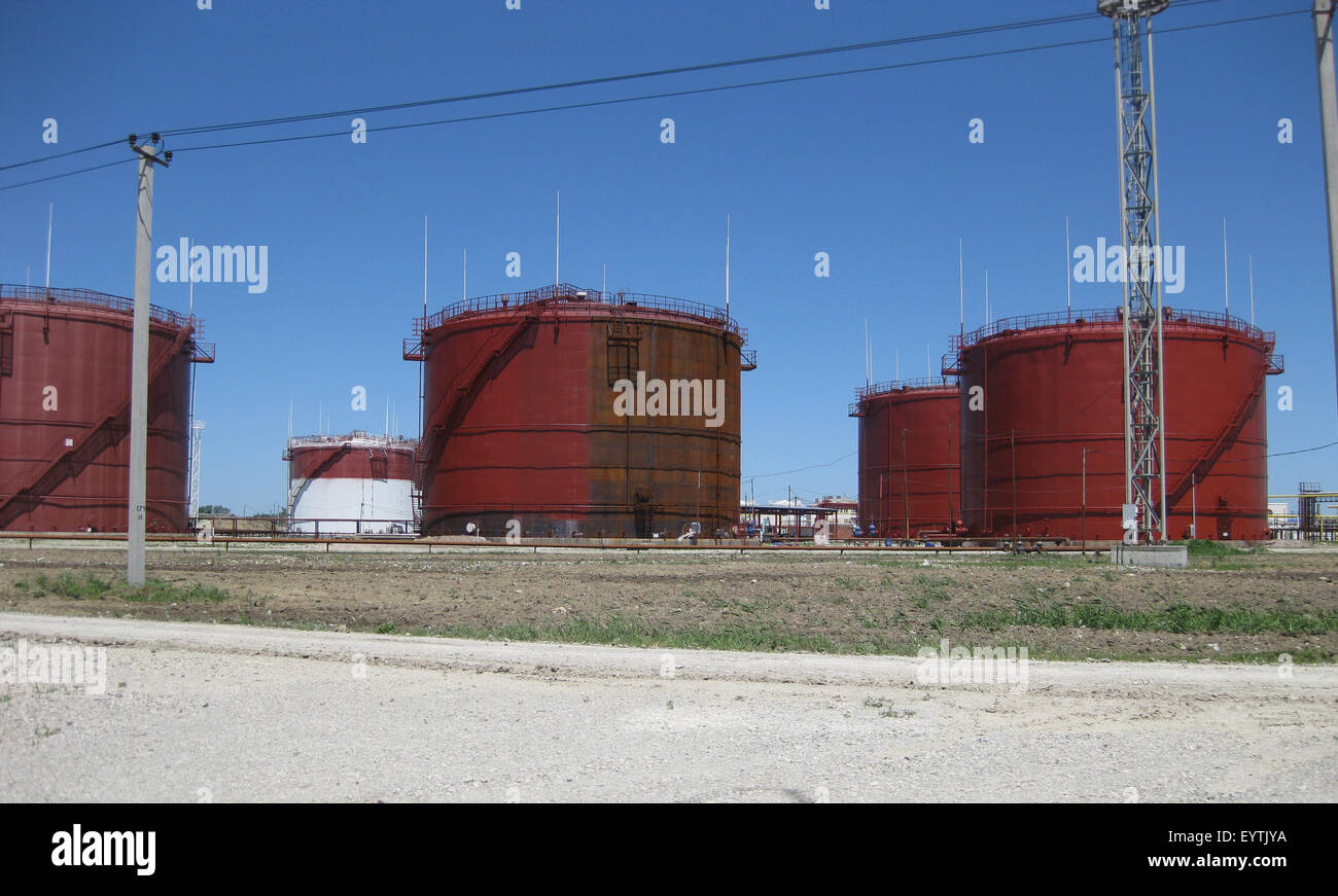 Tank the vertical steel. Capacities for storage of oil, gasoline