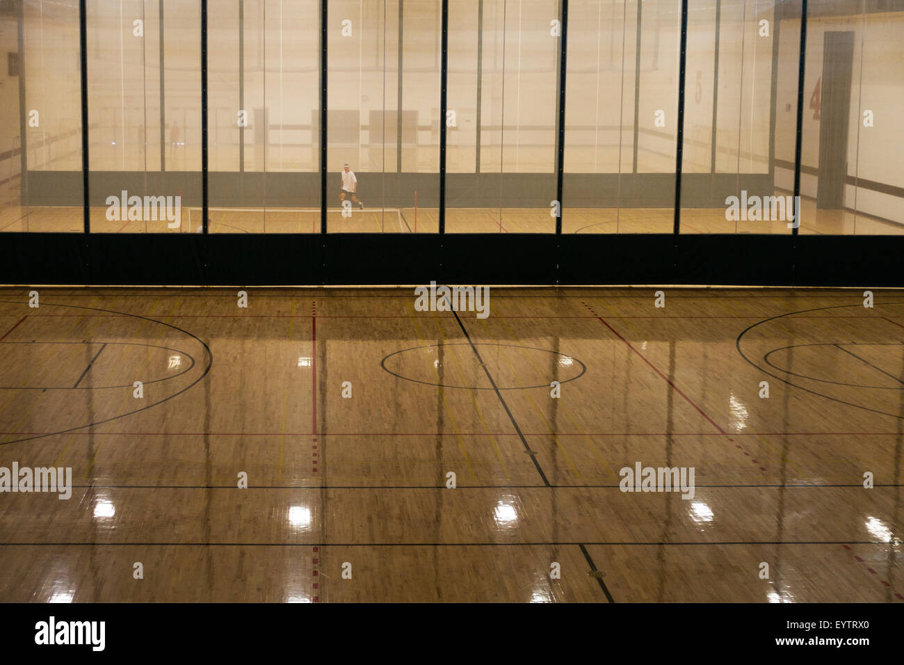 Racquetball building hi-res stock photography and images - Alamy