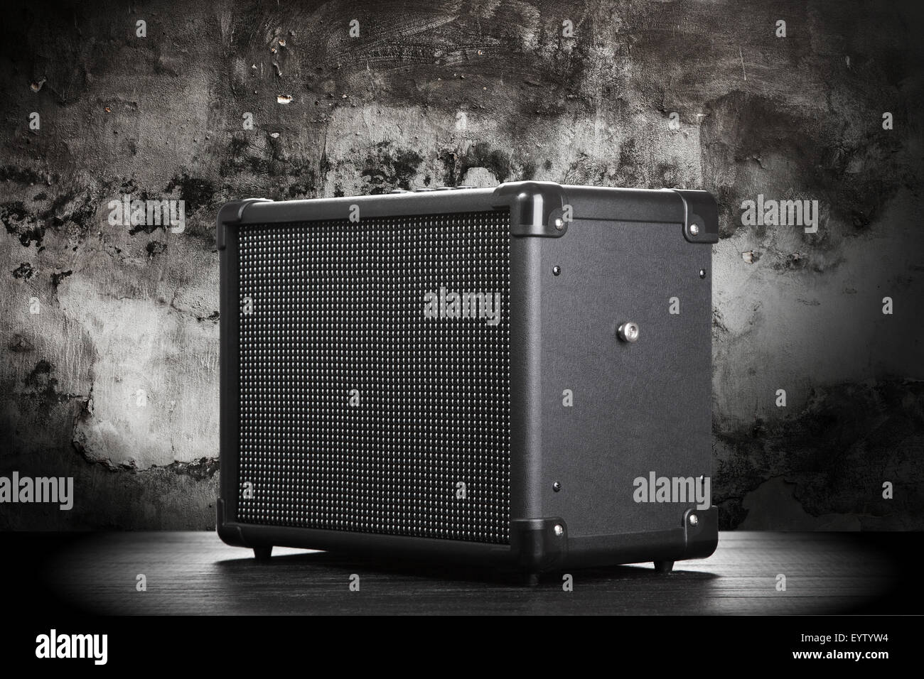 Guitar amp hi-res stock photography and images - Alamy