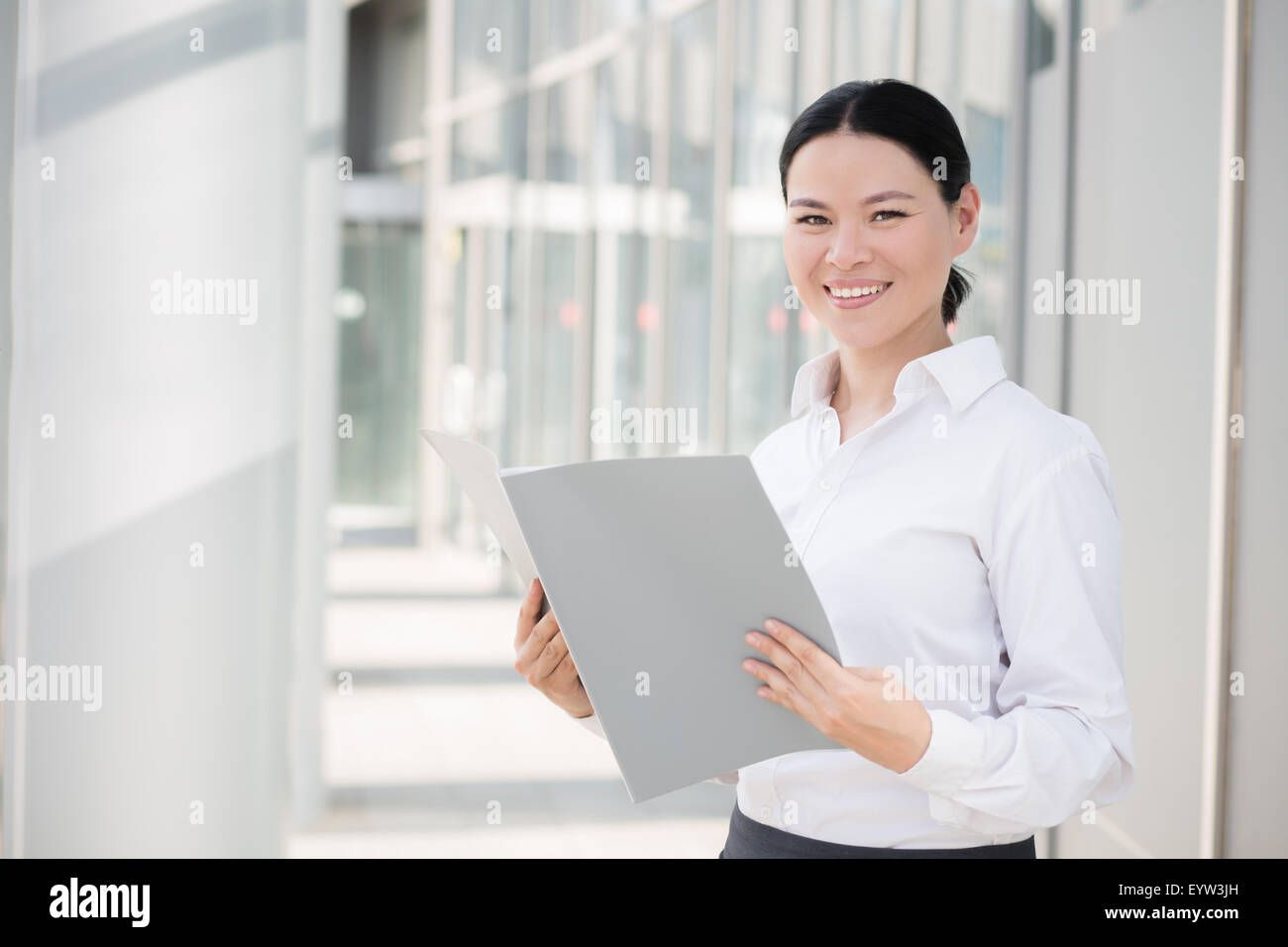 Beautiful asian businesswoman secretary hi-res stock photography and ...