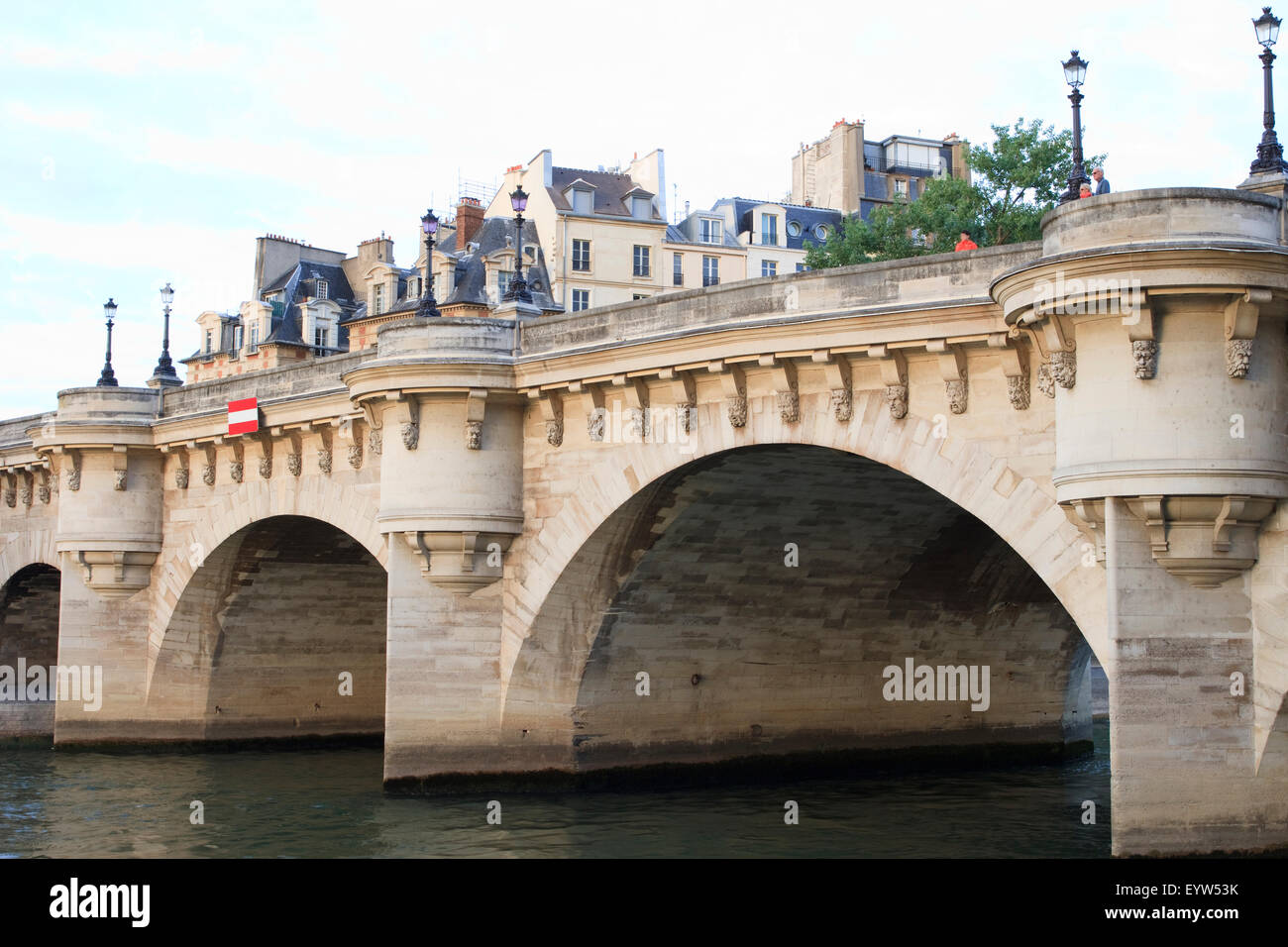 History of the Pont Neuf - The oldest bridge in Paris