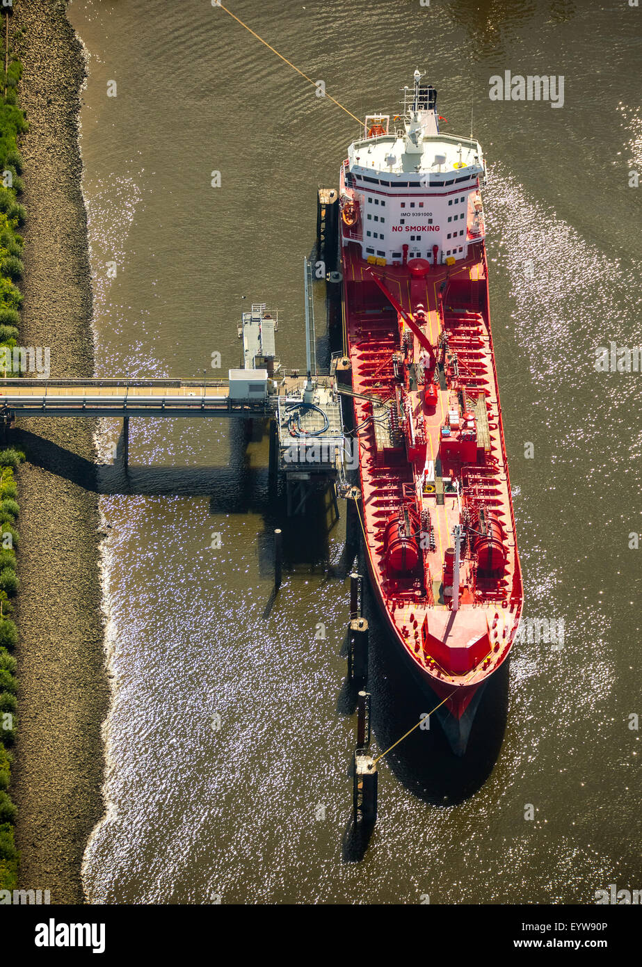 Gas transport ship, gas tanker being dicharged, Port of Hamburg, Elbe, Hamburg, Germany Stock Photo