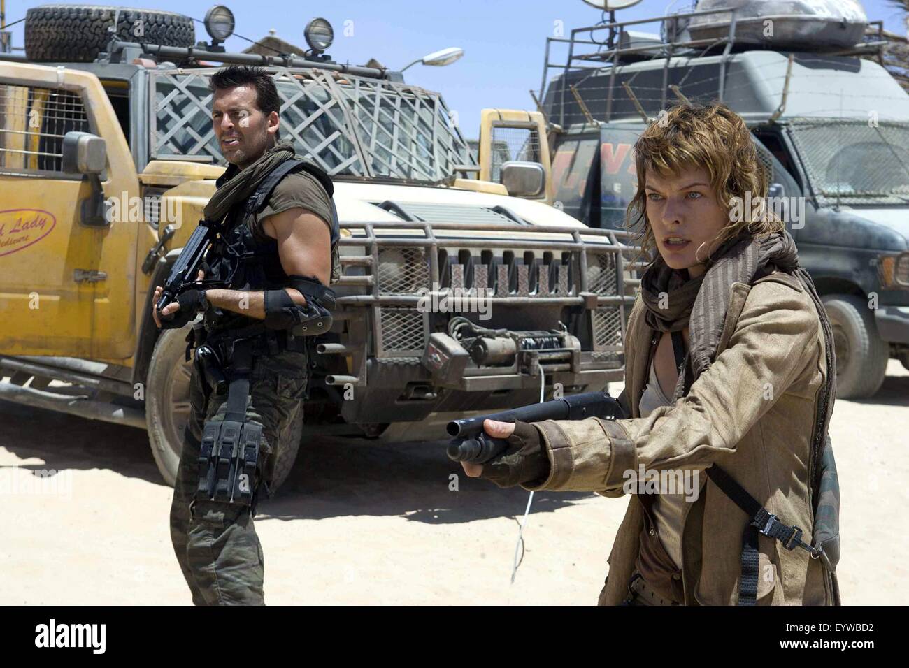 Resident Evil : Extinction ; Year : 2007 USA ; Director : Russell Mulcahy ; Oded Fehr, Milla Jovovich ; Photo: Rolf Konow Stock Photo