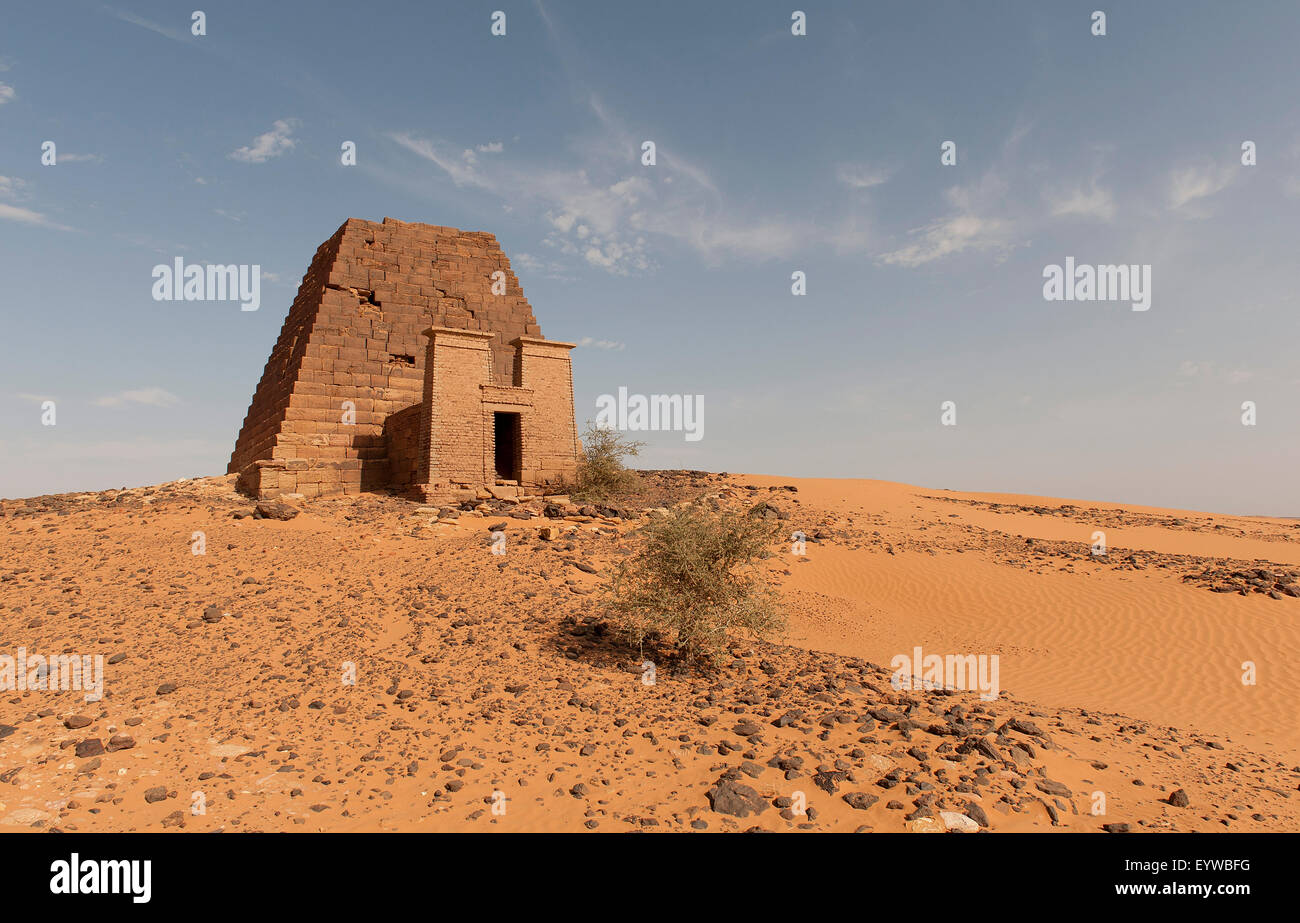 Pyramid of Queen Natakamani, pyramids of the northern cemetery of Meroe, Nubian Desert, Nubia, Nahr an-Nil, Sudan Stock Photo