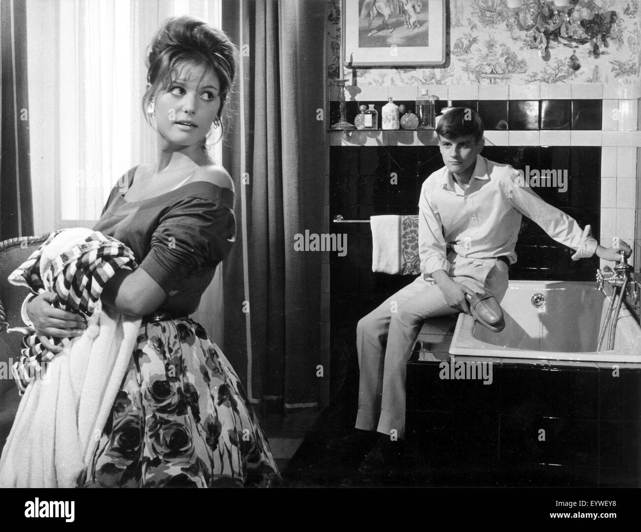 La Ragazza con la valigia ; Girl with a Suitcase ; Year: 1960 Italy ; Director: Valerio Zurlini ; Claudia Cardinale, Jacques Perrin ; Photo: Lorenzo Papi Stock Photo