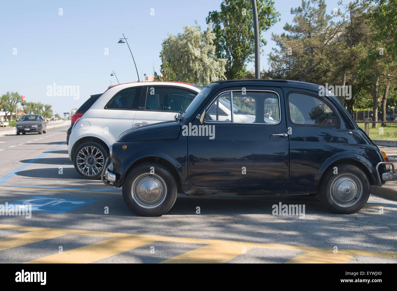 fiat 500 old new size classic modern comparison huge big bigger car