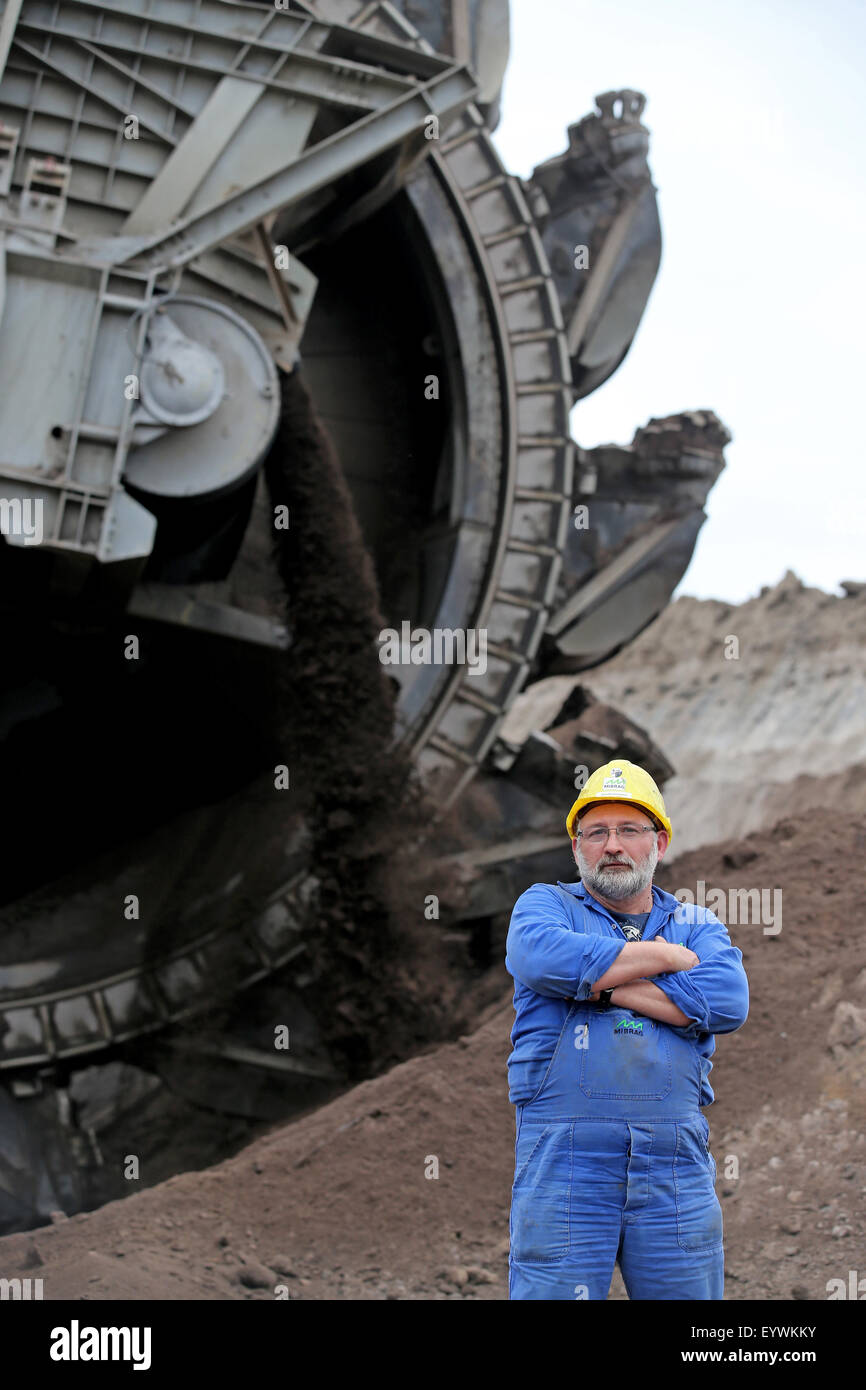 Bucket excavator takraf hires stock photography and images Alamy