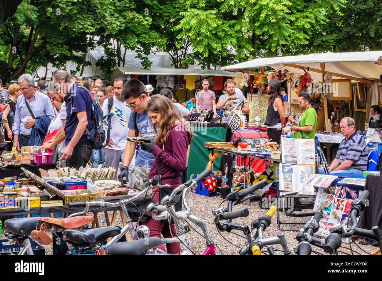 Berlin Mauer Park Flea Market - Stalls selling second hand goods and Stock Photo: 86007516 - Alamy