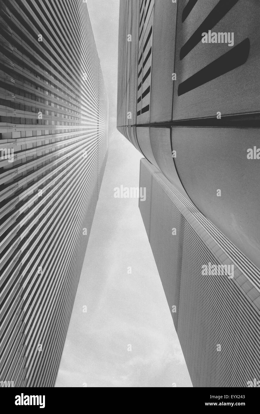 Twin towers skyline new york Black and White Stock Photos & Images - Alamy