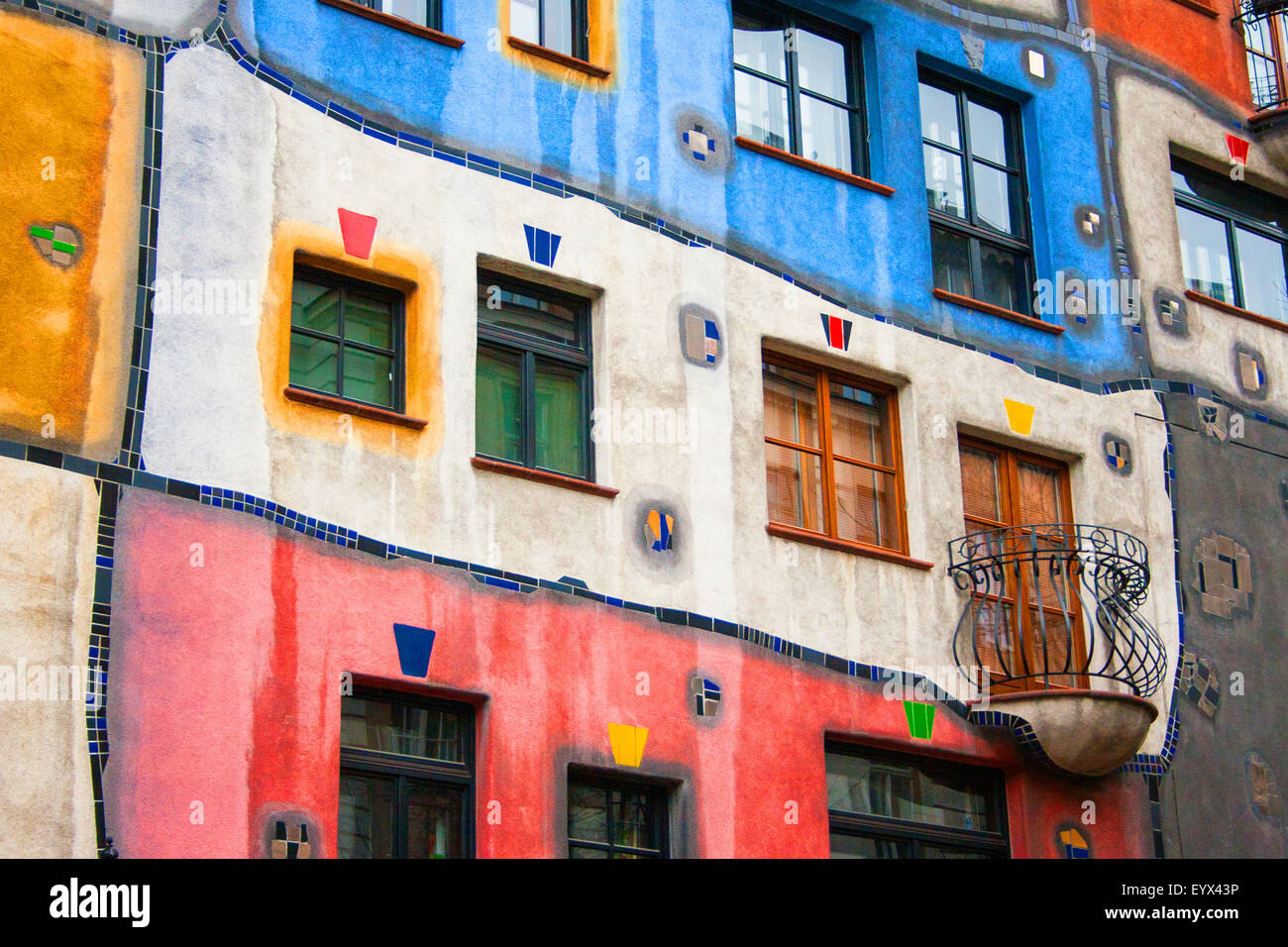 Hundertwasser Haus in Wien Stock Photo - Alamy