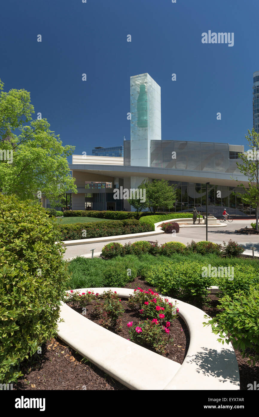 GARDENS WORLD OF COCA COLA MUSEUM (©ROSSER FABRAP 2005) PEMBERTON PLACE